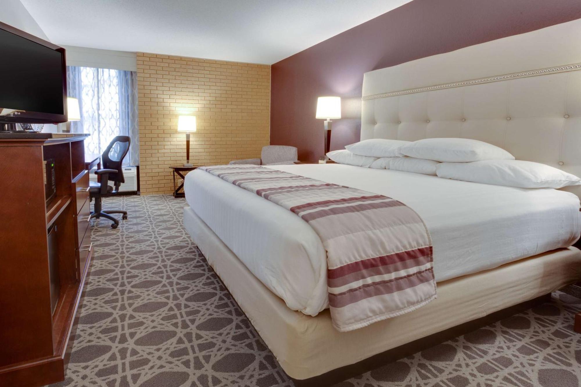 Drury Inn & Suites Overland Park Ngoại thất bức ảnh